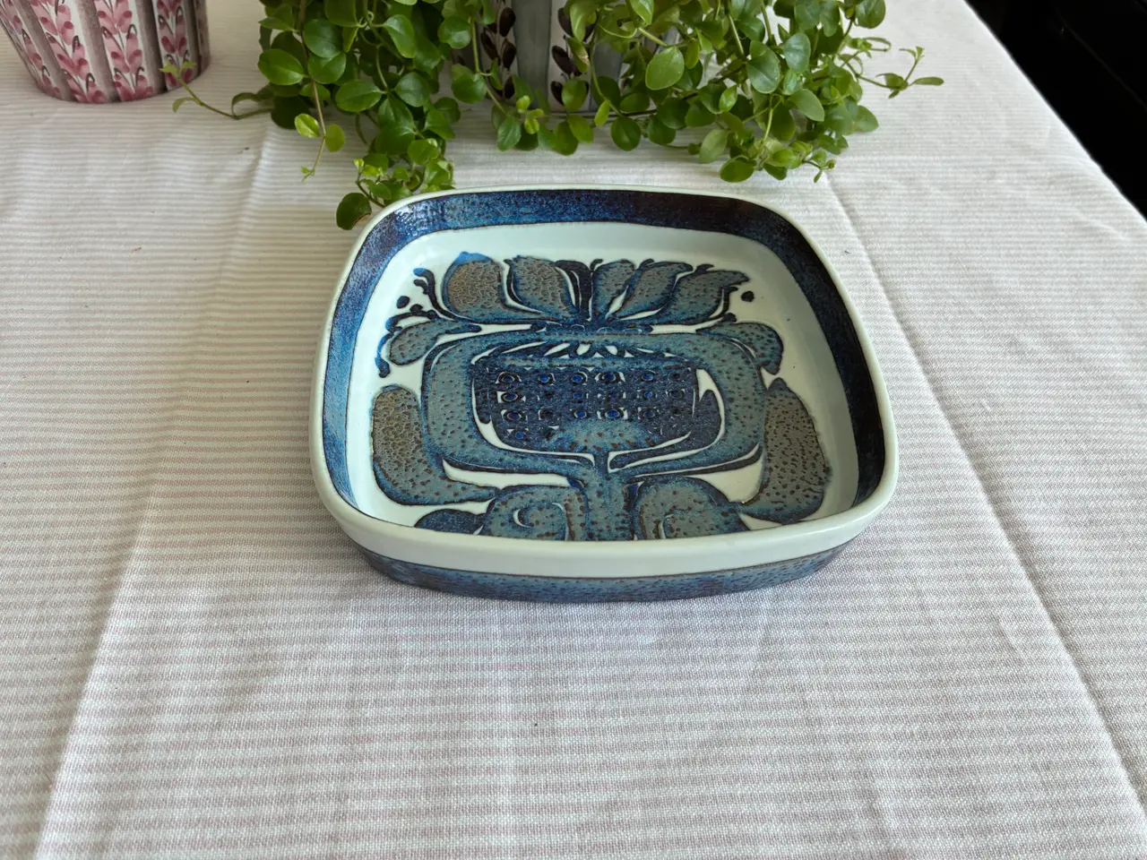 Billede 2 - Royal Copenhagen kunstfajance - Fad/skål