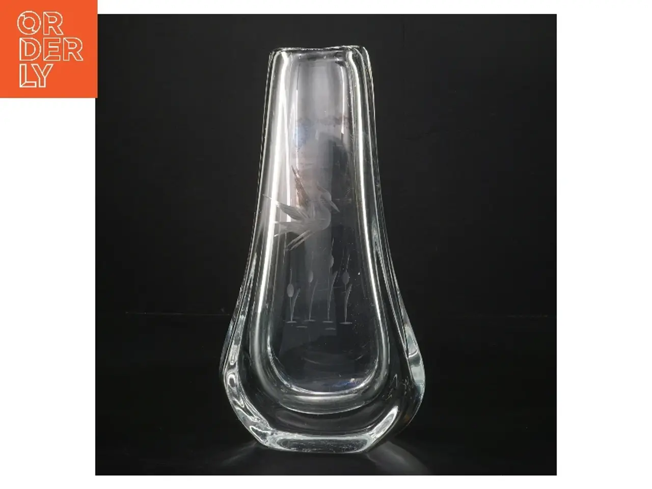 Billede 1 - Glas vase med gravering (str. 24 cm)