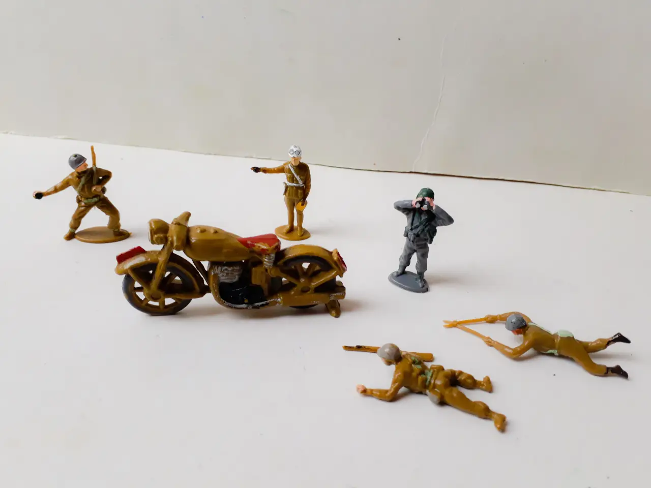 Billede 7 - 6 Reisler Militær Figurer