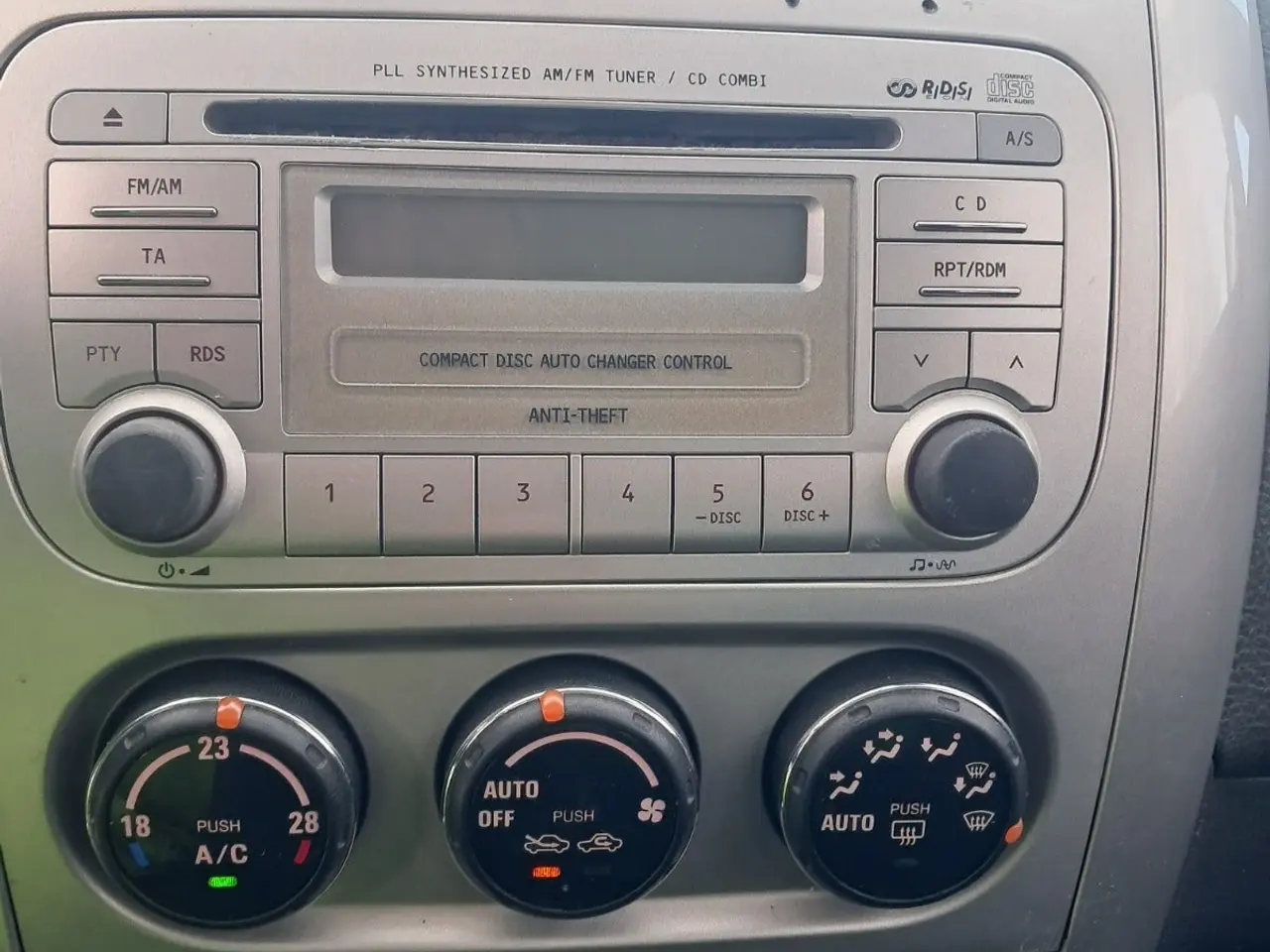 Billede 10 - Suzuki Liana 1,6