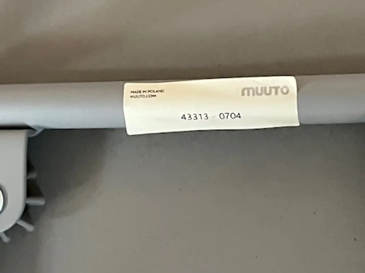 Billede 2 - Barstol fra Muuto i lækker grå farve