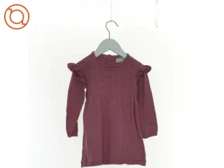 Kjole, gammelrosa med hjerter og flæser på skuldrene. Ergee (str. 86)