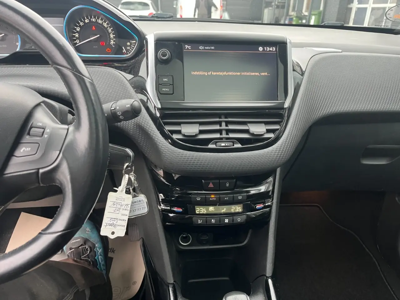 Billede 11 - Peugeot 2008 1,6 BlueHDi 100 Allure Sky
