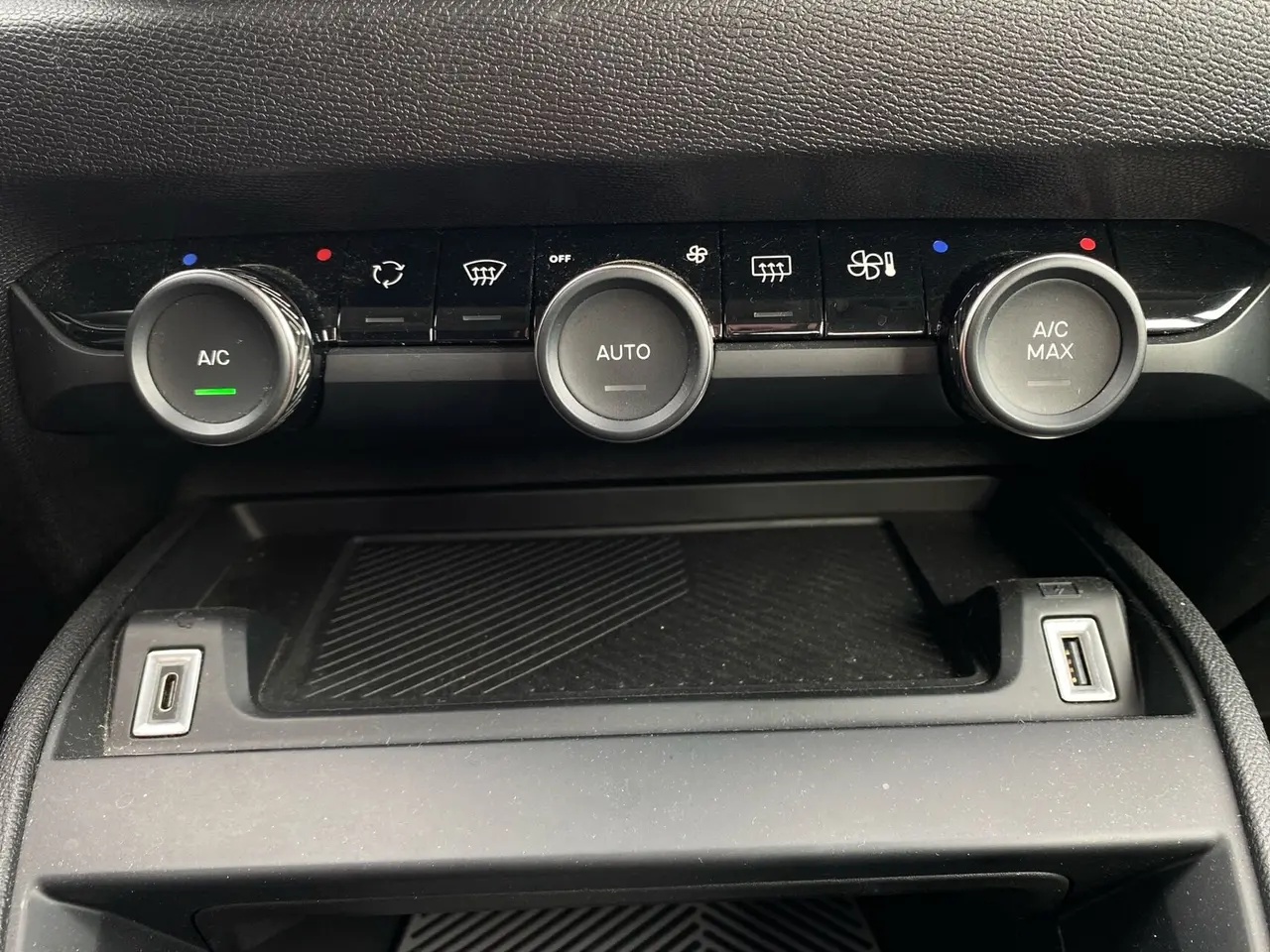 Billede 17 - Citroën e-C4 X EL Plus 156HK 5d Aut.