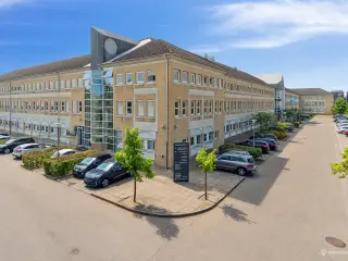 Multibrugerhus ved Høje Taastrup station med lækker kantine