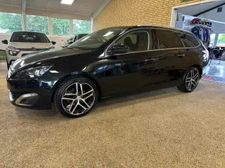 Peugeot 308 1,2 e-THP 130 Allure SW EAT6