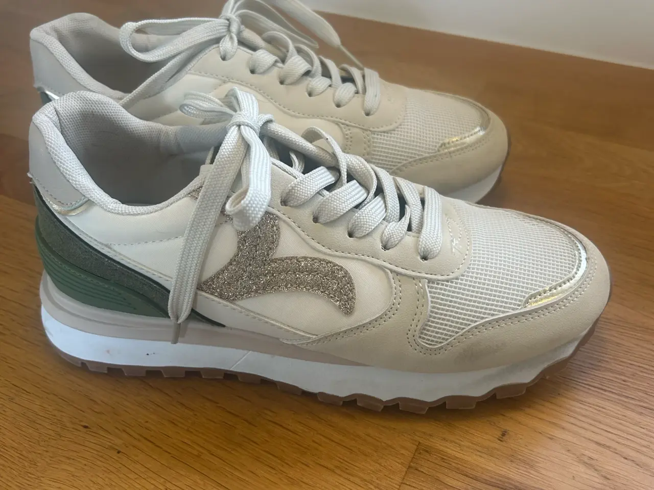 Billede 2 - Sneakers størrelse 39