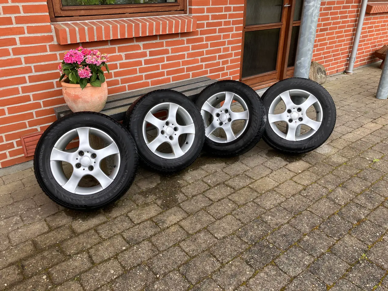 Billede 1 - Nokian 195/65/15 vinterdæk på alufælge