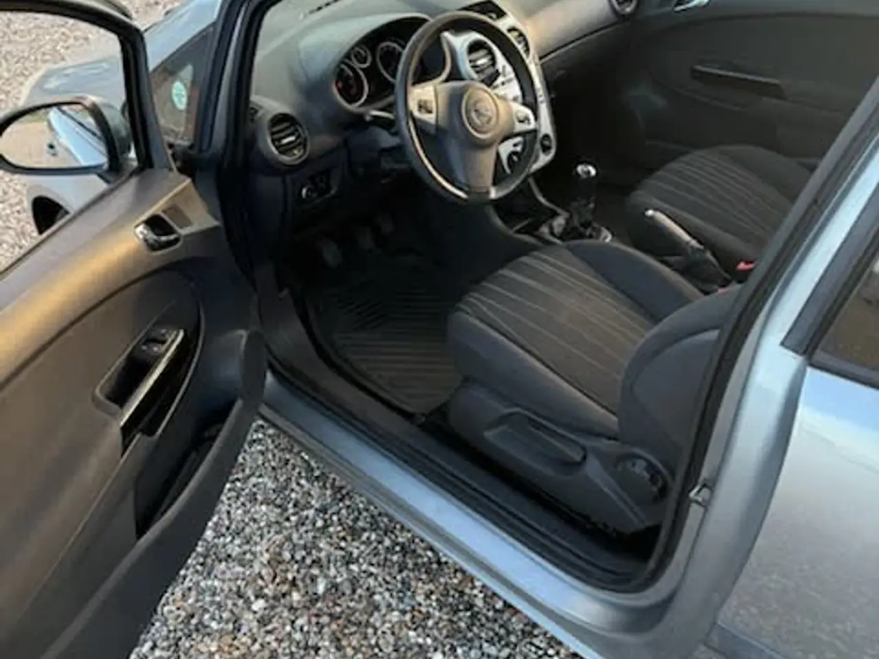 Billede 5 - Opel Corsa D – 2010, 1.0 benzin.