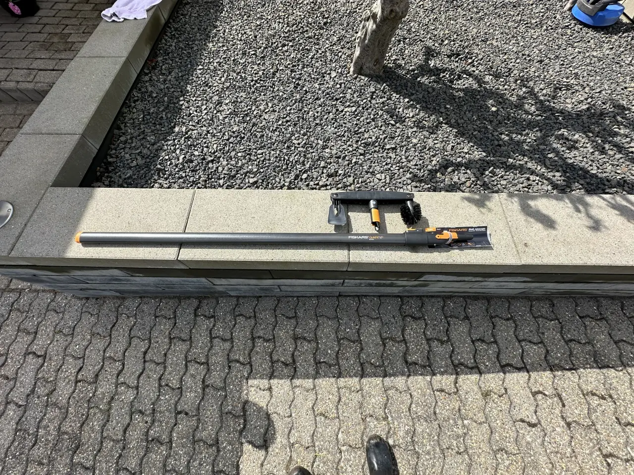 Billede 2 - Fiskars QuikFit Tagrende-renser med teleskopskaft