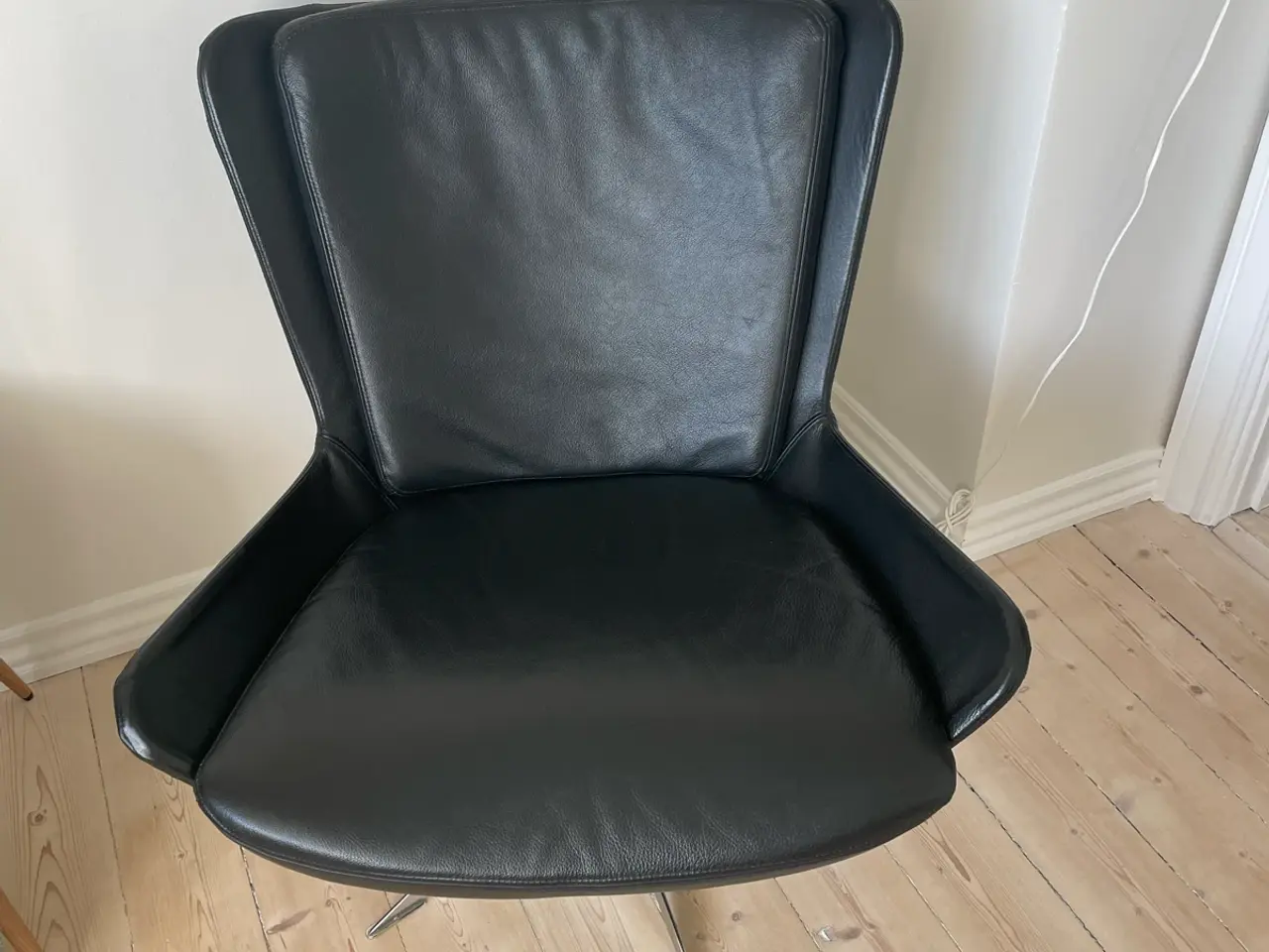Billede 3 - Lounge Chair - Sort Læder / Drejefod