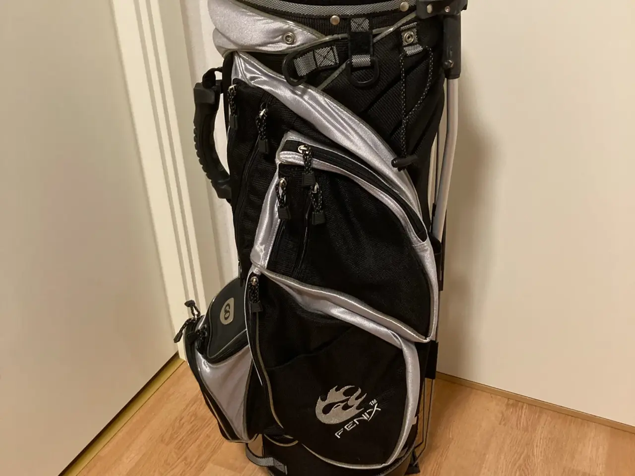Billede 1 - GOLF BAG ( HØJDE 88 CM )