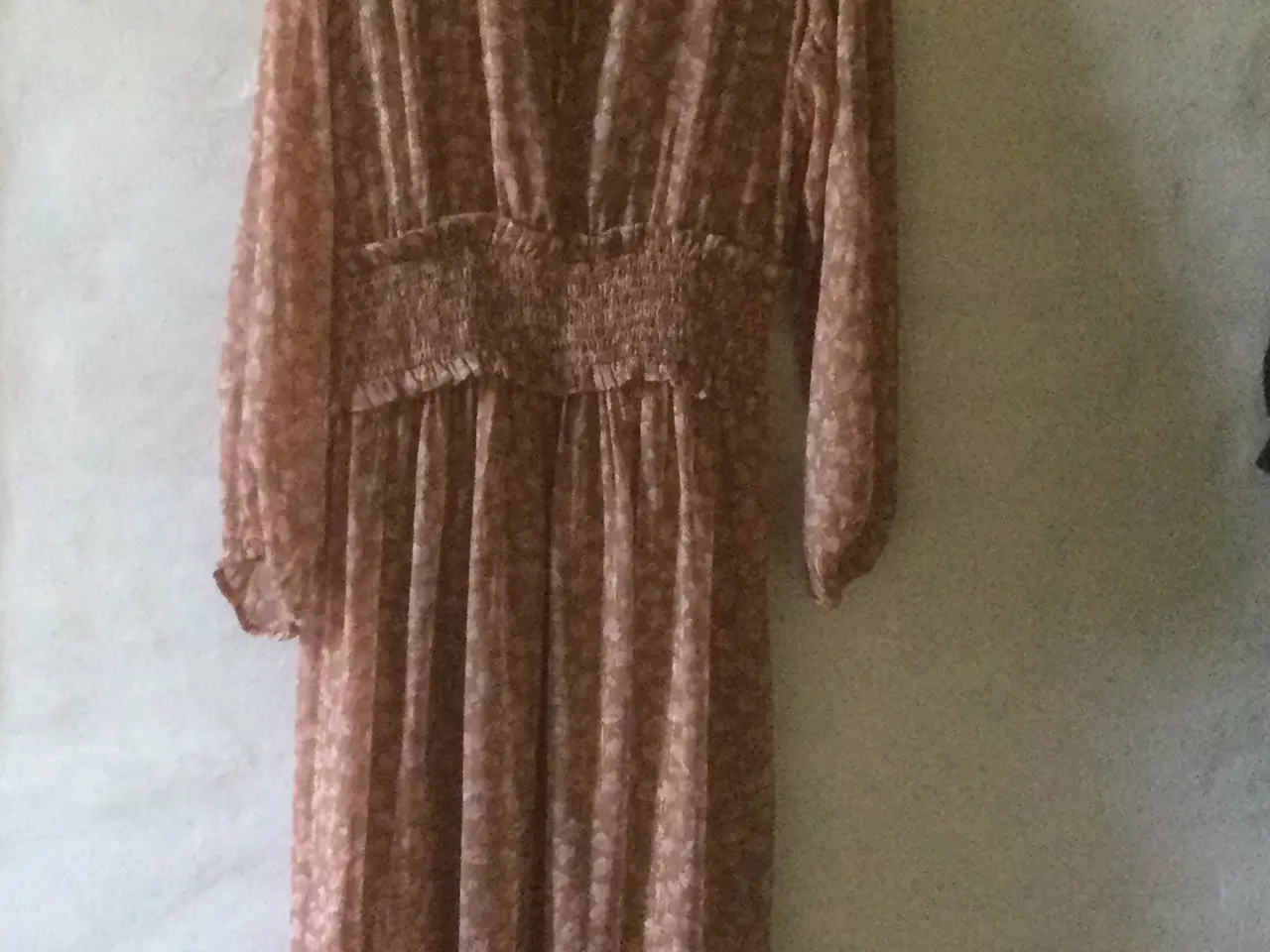 Billede 4 - Sofie Schnoor kjole i Rosa og beige, str M
