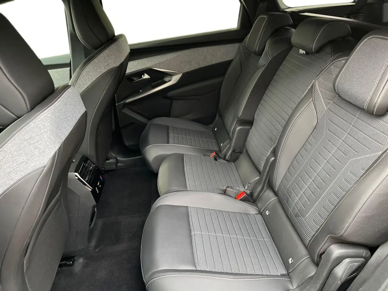 Billede 9 - Peugeot e-5008 77 Allure Pack 7prs