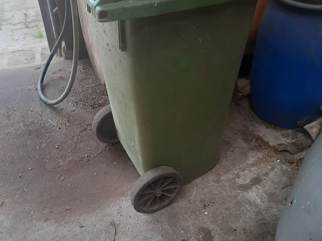 Billede 1 - grøn container til opbevaring
