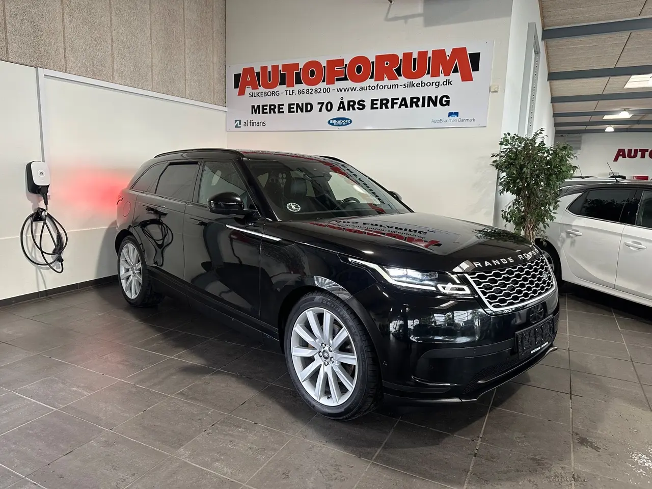 Billede 1 - Land Rover Range Rover Velar 3,0 D300 SE aut. Van