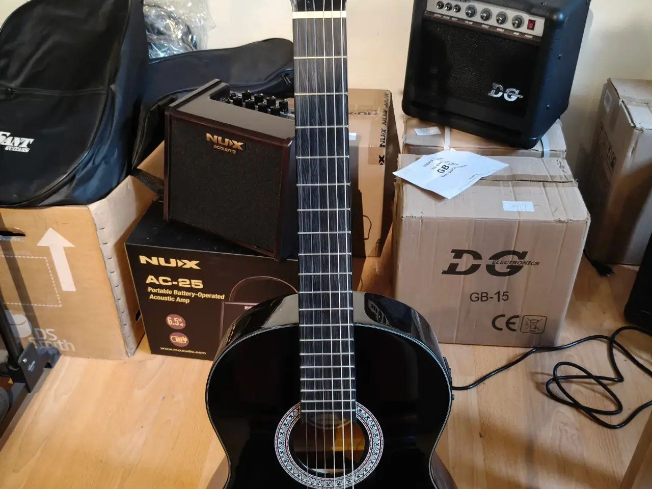 Billede 1 - Santana halvakustisk guitar sort model SAN-B8-BK-E