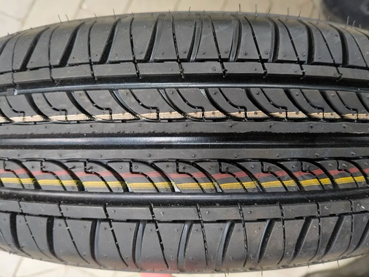 Billede 2 - 145/70 R13 4x100 ET30 74N komplet