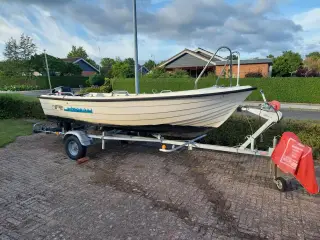 Uttern 4300 med Hidea 15 HK håndstyret