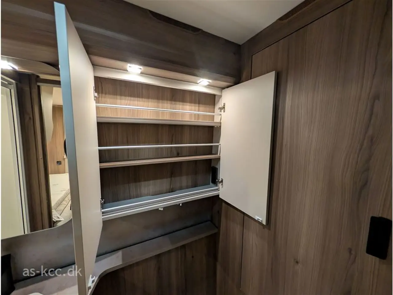 Billede 31 - 2027 - Kabe Royal 600 E TDL KS