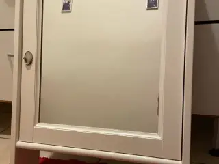 Ikea skab med spejl