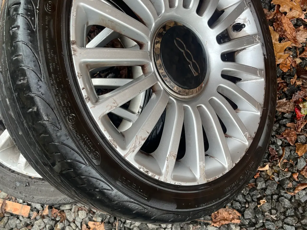 Billede 2 - Fiat 500 alufælge 16”