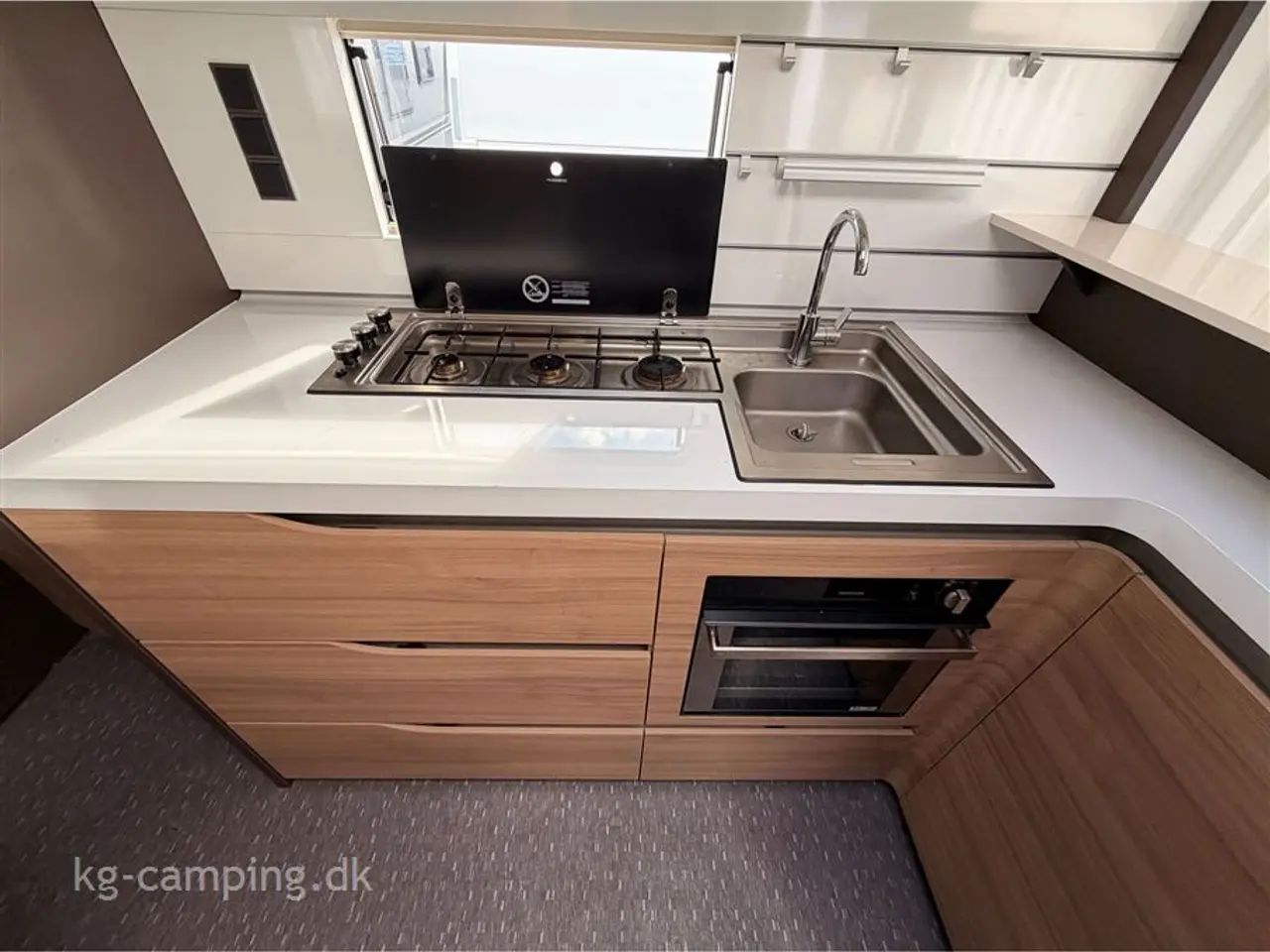 Billede 6 - 2018 - Adria Alpina 573 UP ALDE   Dobbeltseng, Mover og Fortelt.