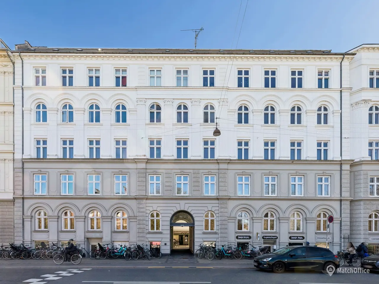 Billede 1 - 721 m² kontor med fantastisk lysindfald og udsigt til Botanisk Have
