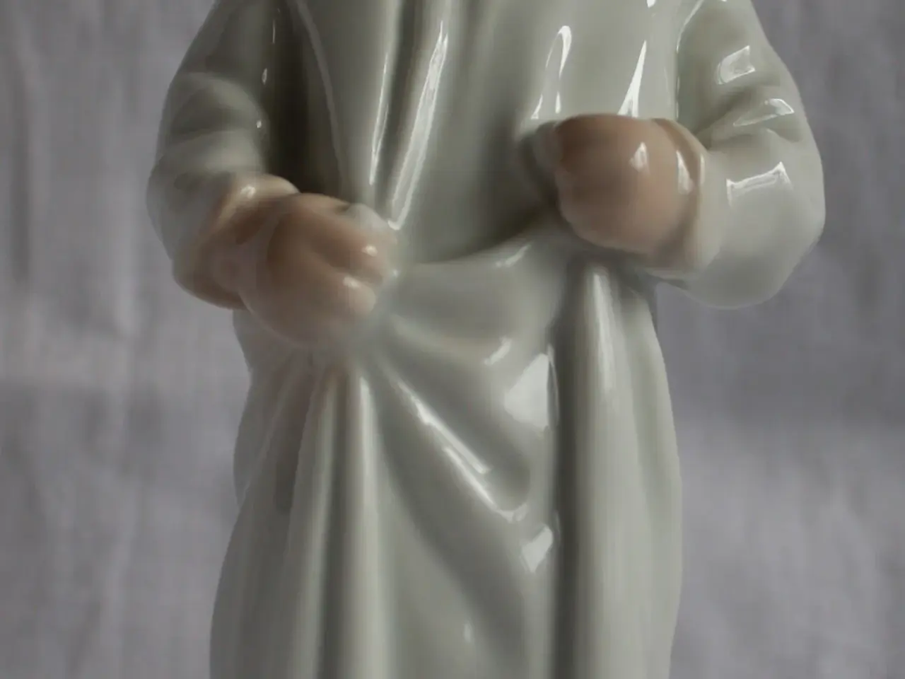 Billede 4 - Pige i nattøj, figur fra B & G