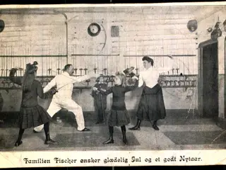 Familien Fischer ønsker glædelig Jul og et godt Nytår - Qvist u/n - Brugt - Julemærke 24/12 - 1906