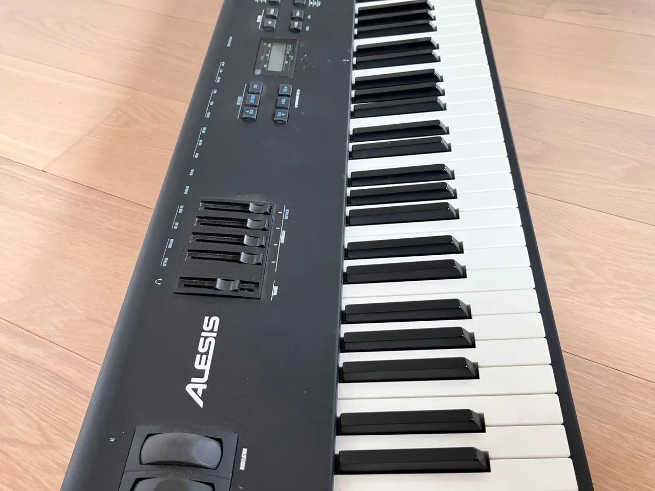 Billede 1 - Synthesizer, Alesis QS8