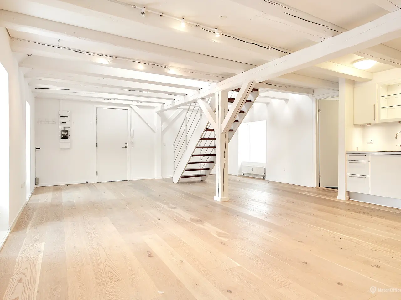 Billede 1 - INGEN BINDING - Lyst og indbyde kontor på 117 m² med adgang til stor fællestagterrasse