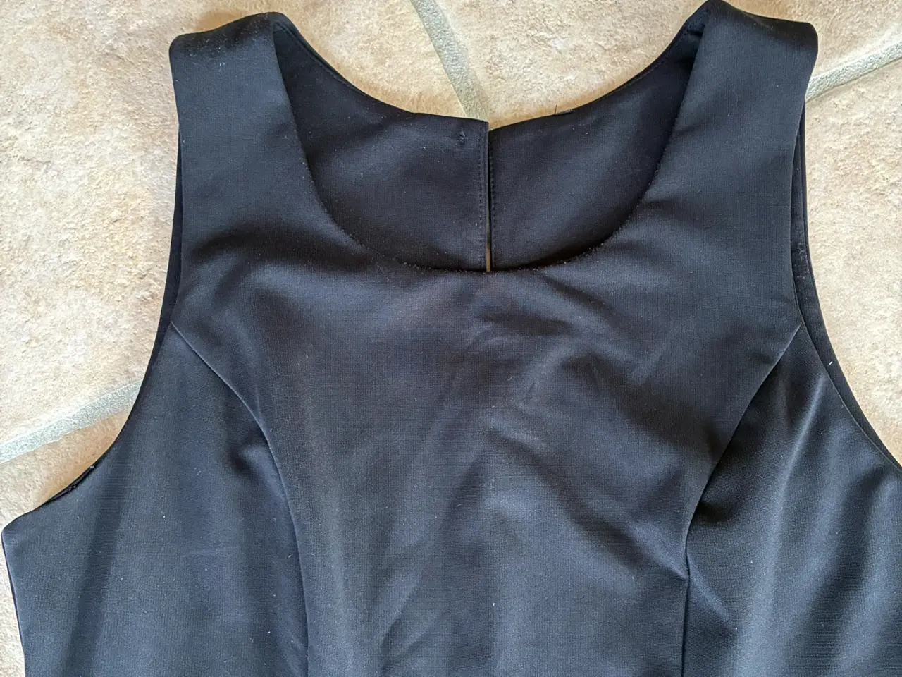 Billede 4 - Kjole str. L/XL i sort.
