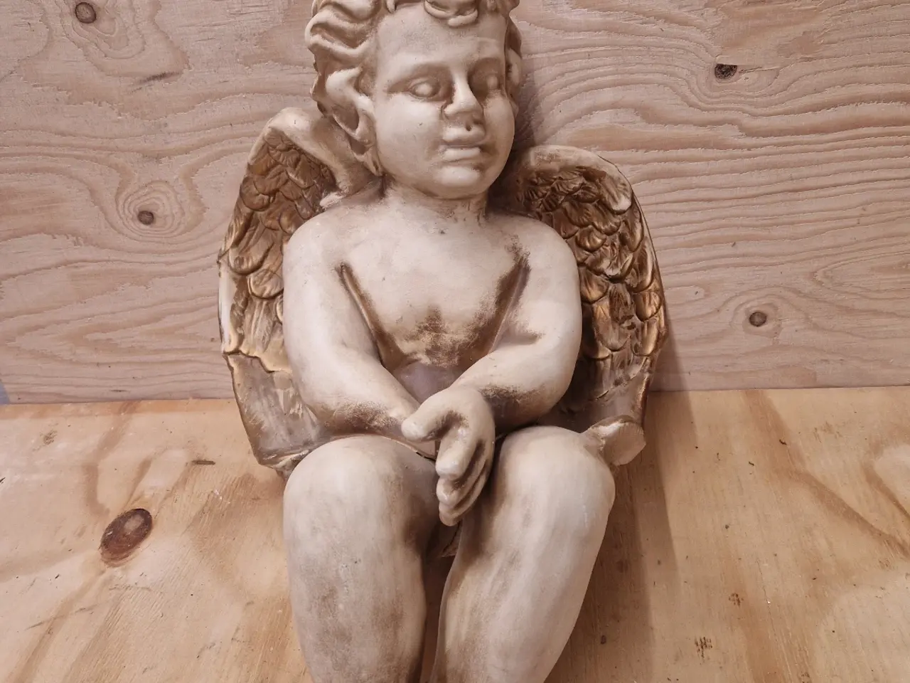 Billede 2 - Siddende engel 49 cm høj