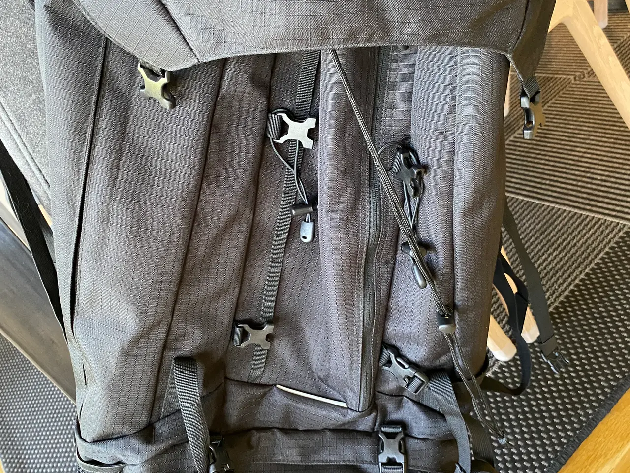 Billede 2 - Vandrerygsæk 65 L incl. cover til fly