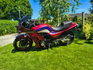 Kawasaki GPZ 1100 unitrack 