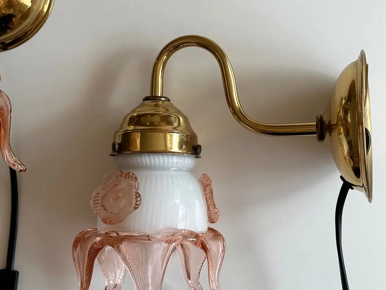 Billede 6 - Væglamper m rosa glas, 2 stk samlet