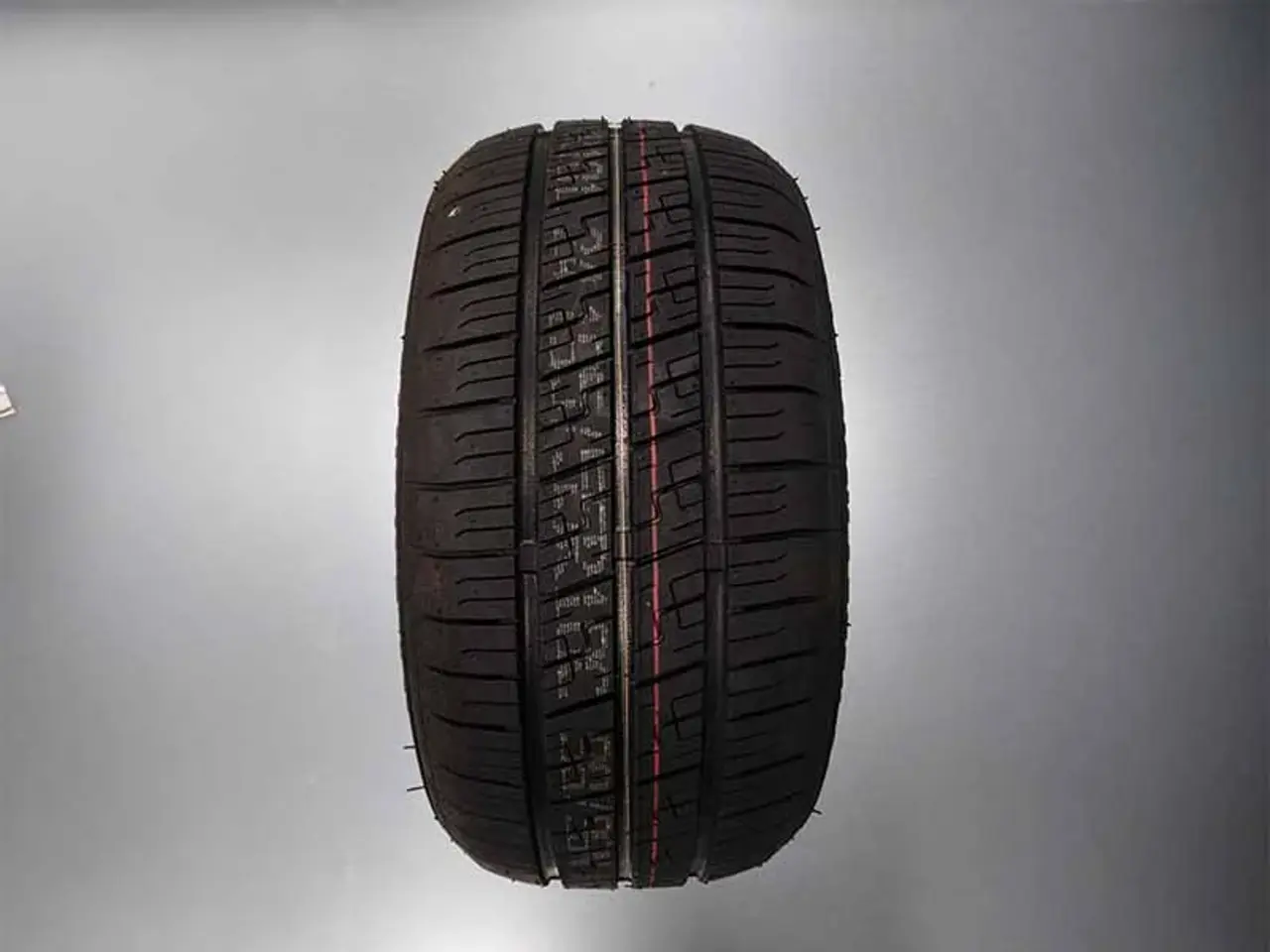 Billede 1 - 195/55R10 Dæk 98/96N
