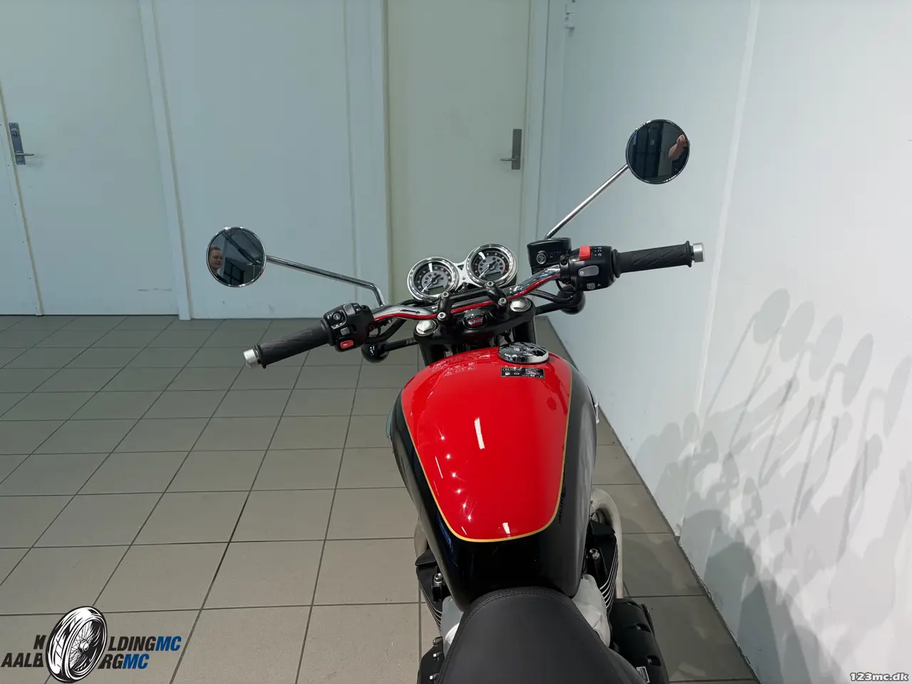 Billede 6 - Triumph Bonneville T 100 Jet Black / Diablo Red