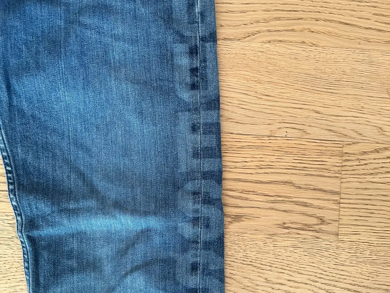 Billede 2 - GUESS jeans str 170