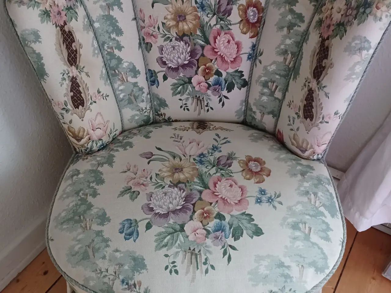 Billede 1 - Lænestol med blomster