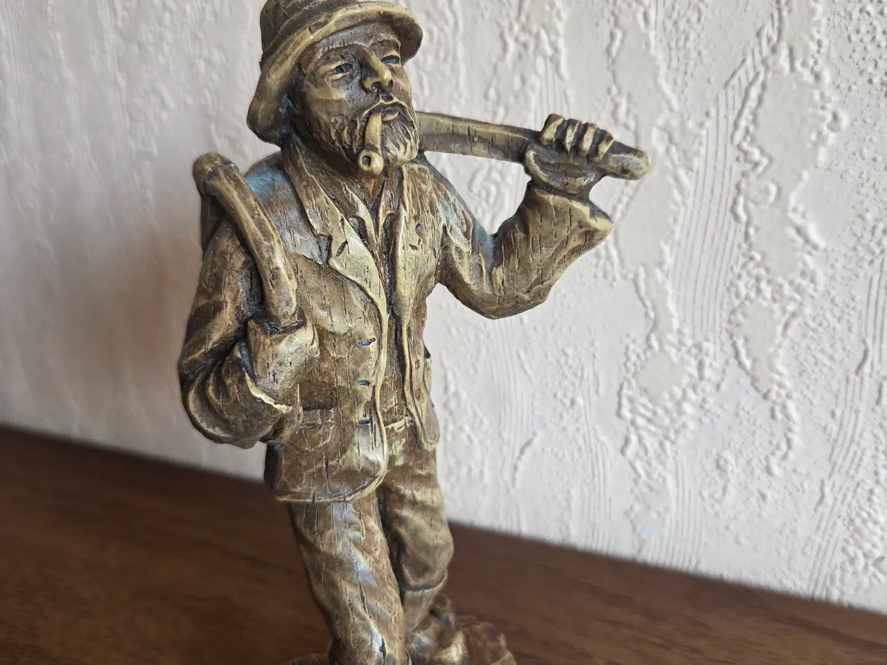Billede 4 - Træfigur – Mand med økse, 19 cm.