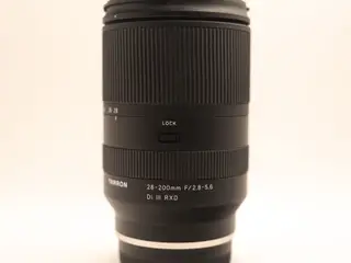 Tamron 28-200 F/2.8-5.6 Di III RXD