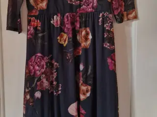 Fransa mørkeblå kjole med blomstermønster, strS/M