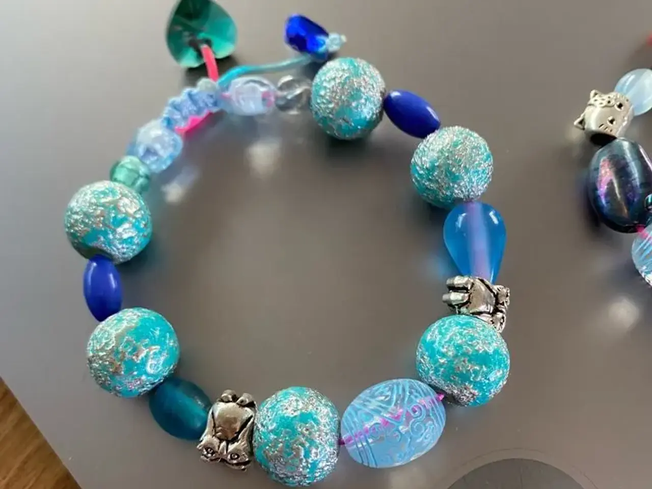 Billede 5 - Nye knyttede armbånd