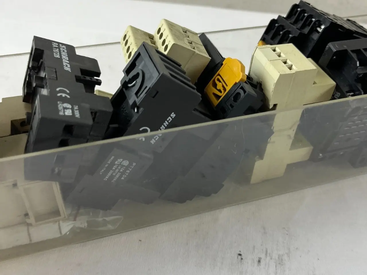 Billede 9 - Schrack PT78704 RA78728 relæ Socket parti DIN Rail