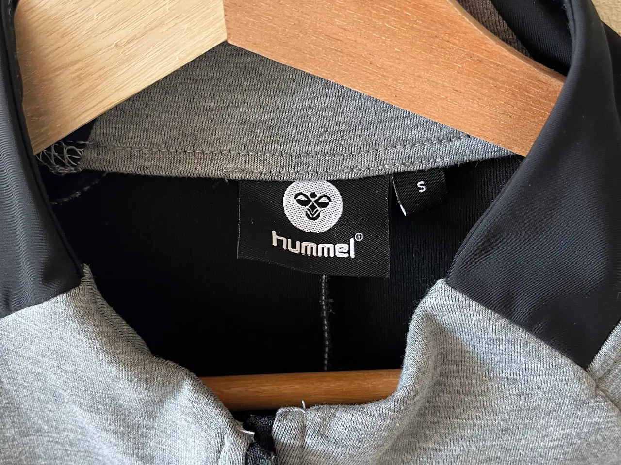 Billede 2 - Sportstøj fra Hummel
