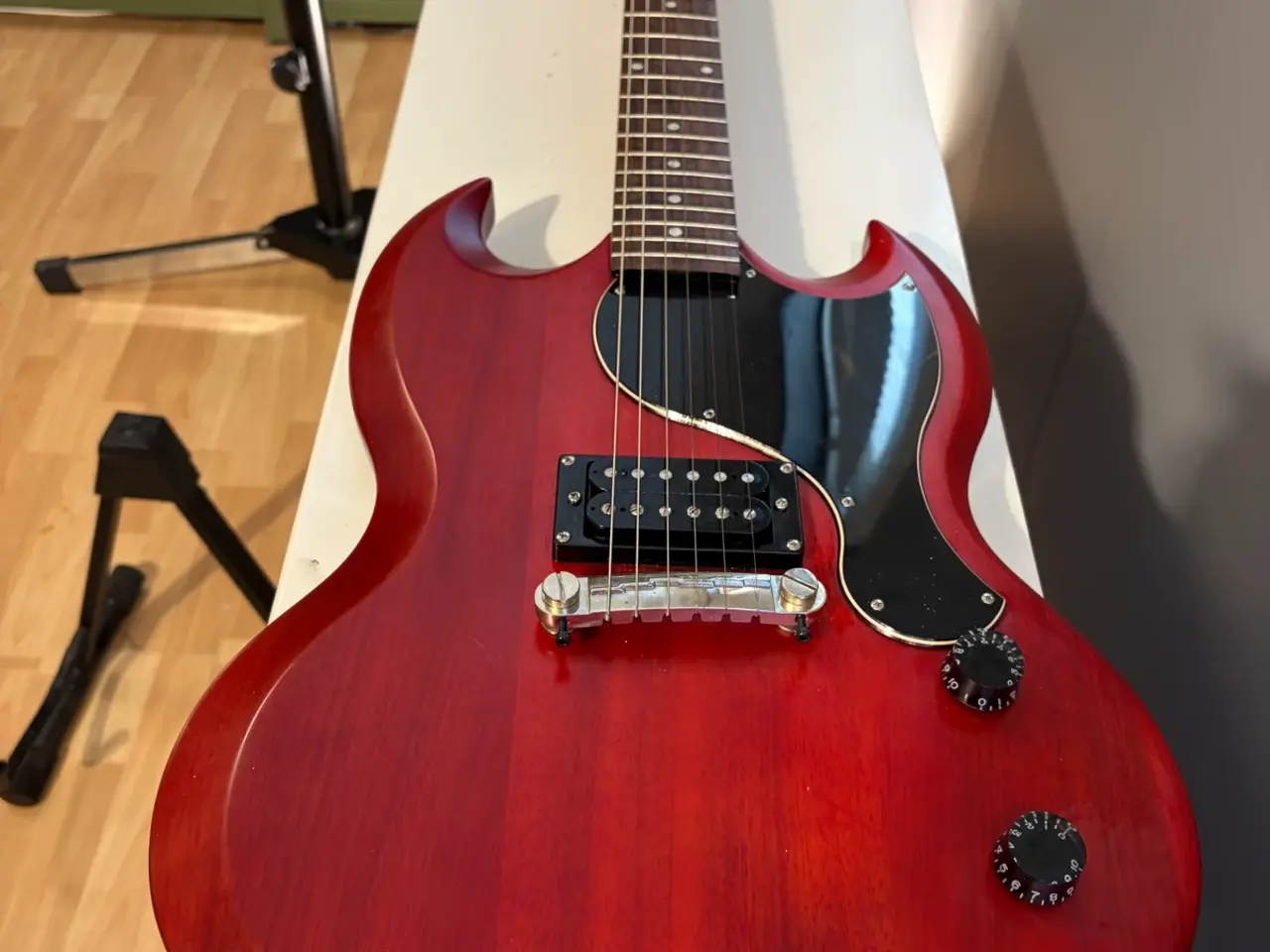 Billede 10 - Epiphone SG Junior – rød elguitar i 3/4-størrelse