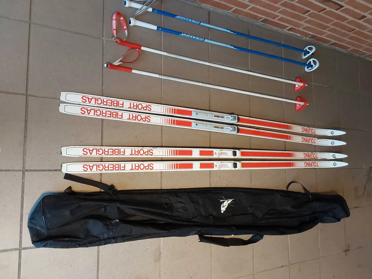 Billede 3 - Langrend ski 2 par på 2 m stave og opbevaringspose