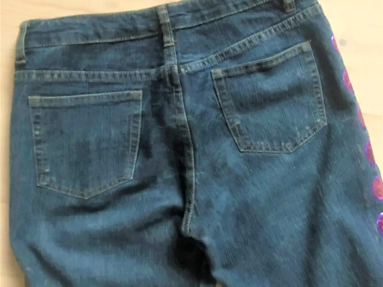 Billede 5 - HÅNDMALEDE JEANS - unikke - 
